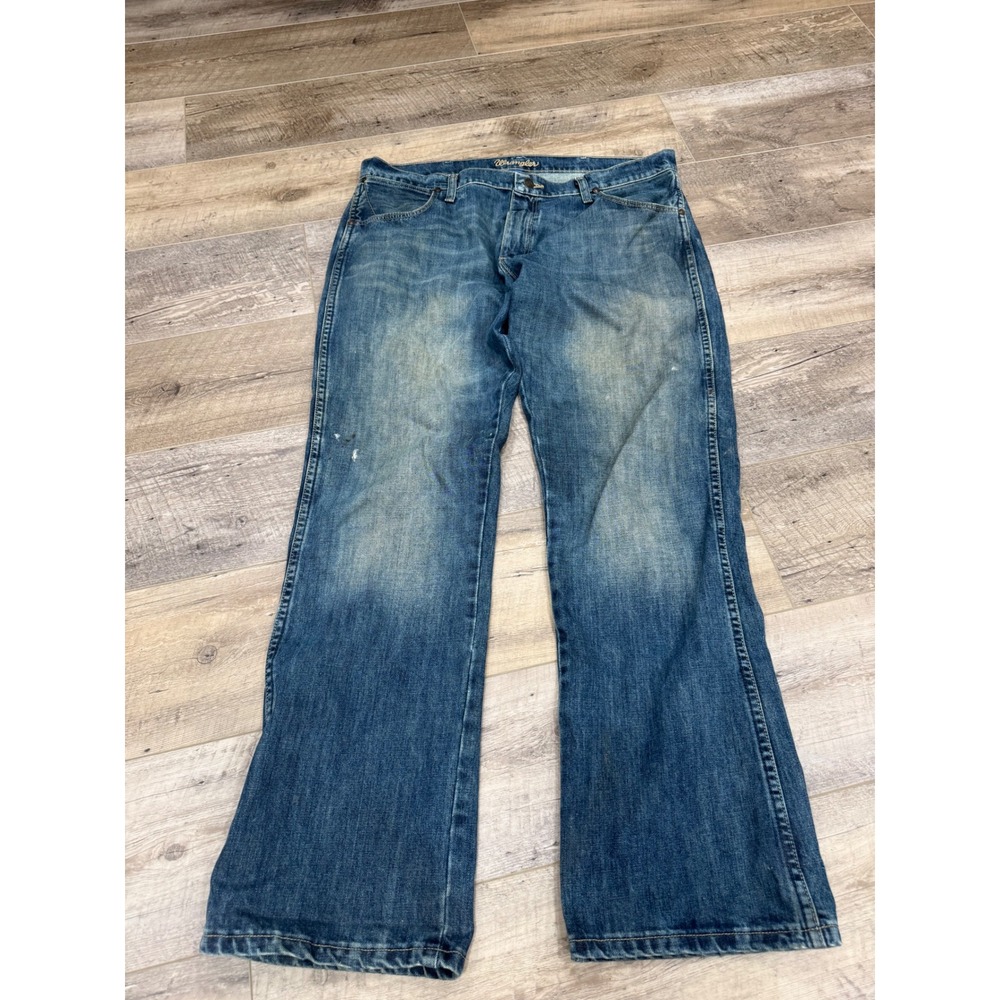 Wrangler Retro Slim Boot Jeans 38x32 Medium Wash Blue Denim 77MWZRW Mens